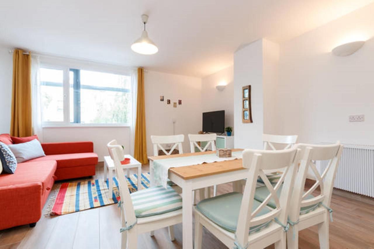 Stylish Soundproof Temple Bar Square Apartment ดับลิน ภายนอก รูปภาพ